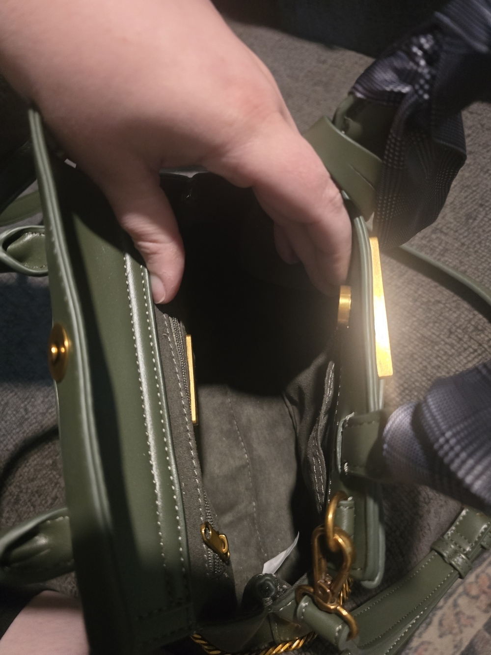 Steve Madden | Bevelyn Crossbody Tote - Picture 6 of 7